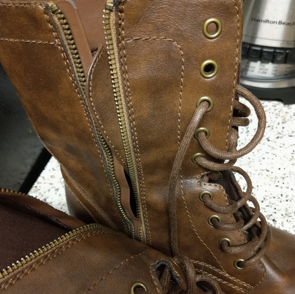 Shoes - Picture 9 of 11